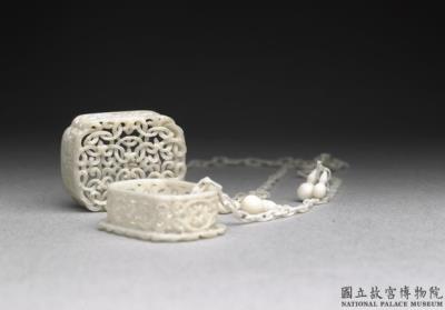 图片[3]-Ivory eleven-piece set of nested miniature boxes in openwrok relief, by Huang Zhenxiao, 1739 C.E.-China Archive